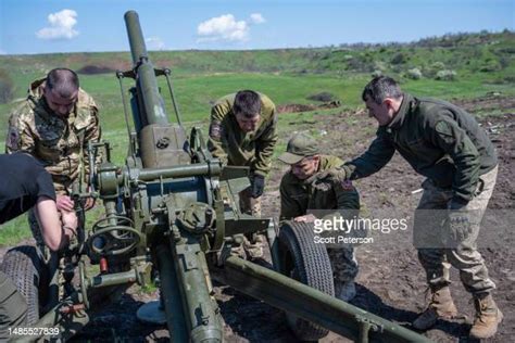 82mm Mortar Photos And Premium High Res Pictures Getty Images