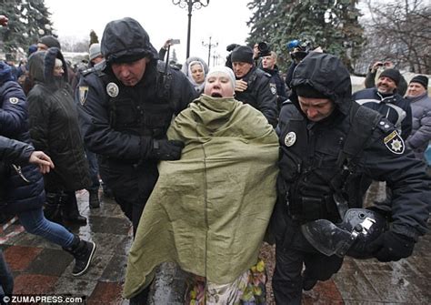 Woman Protests Naked Against Ukraine S President Daily Mail Online