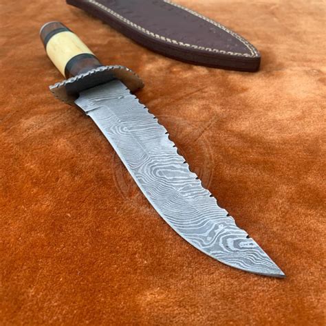 Custom Hand Forged Damascus Steel Hunting Short Bowie Knife With