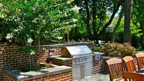 This will give you flexibility for more cabinet and counter space when you need it and more open floor space while you're entertaining. Quick Guide: Outdoor Kitchen Design Ideas And Cabinet ...