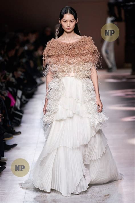 Pfw Givenchy Showhaute Couture Fashion Week News Magazine