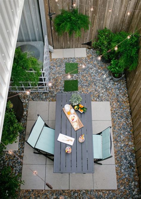 Includes great photos of before, during and so when homebase asked if we'd like to review their chelsea boarder garden on a roll, we bit their hands off! 15 Inspiring Backyard Makeover Projects You May like to Do ...