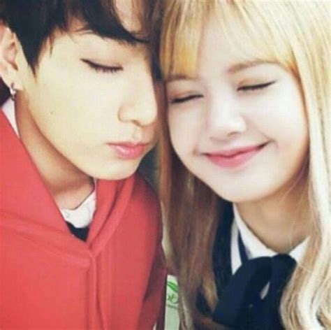 Bts being jungkook's babies aka how jungkook loves and takes care of his hyungs ✧ there are a lot of videos of jungkook being. Jungkook x Lisa | Jungkook, Casais perfeitos, Casal