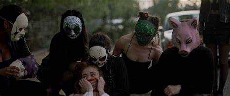 The Sinners Trailer Poster E Immagini Del Thriller Horror Sulle