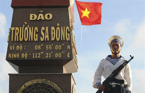 Tướng Quân đội Việt Nam Nói Về Bảo Vệ Chủ Quyền ở Biển Đông Tại Đại Hội