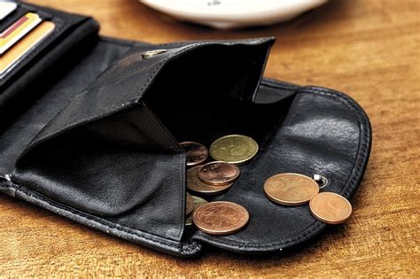 Wer einen kredit in höhe von 3.000 euro aufnimmt, muss bei einer laufzeit von zwölf monaten 8,55% effektive jahreszinsen zahlen. Online Kredit ohne Schufa Auskunft - Jetzt beantragen