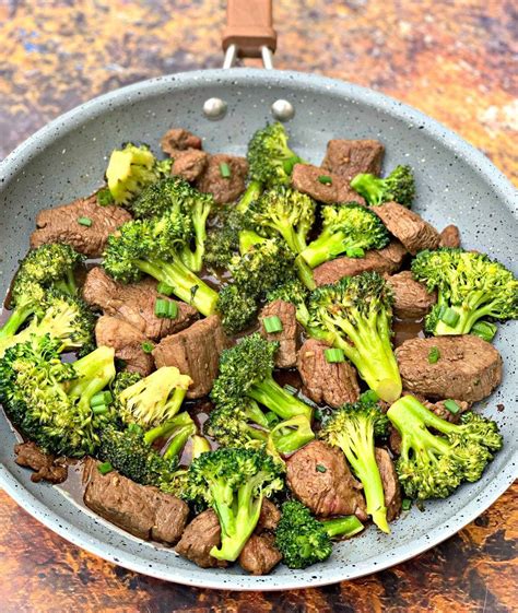 In a 8x8 oven safe dish, lay broccoli on the bottom and top with the meat mixture. Keto Low Carb Chinese Beef and Broccoli Stir Fry (Paleo ...