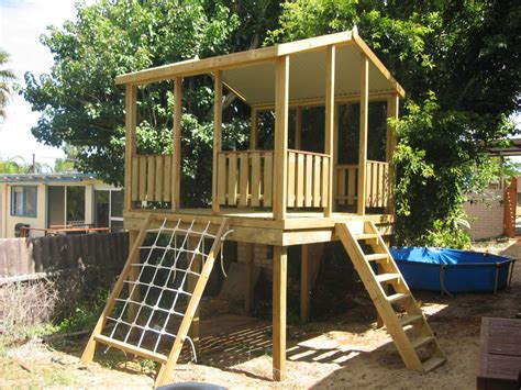 Backyard blitz builder, scott cam, showed how to build a fabulous cubby house for two little girls, cassi and delaney. Quality Timber Cubby Houses | For Your Backyard