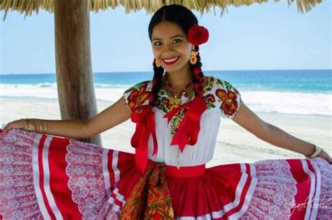 Mujer De Pinotepa Nacional Mexican Fashion Mexican Dresses