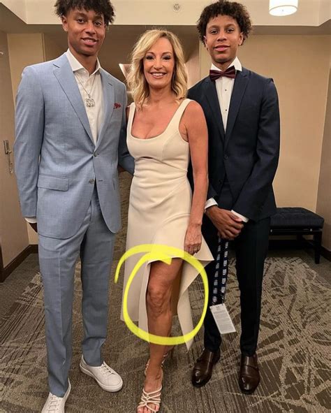 Photo Dyson Daniels Mom Got Tattoo Of Son On Her Knee