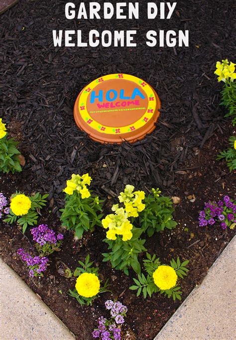 Pinterest helps you find inspiration to create a life you love. Garden DIY: Hola Welcome Sign - GUBlife
