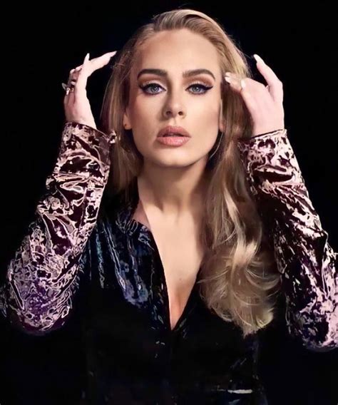 235 957 просмотров 235 тыс. Adele Single-Handedly Saves 2020 With Her SNL Performance