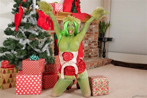 Joanna Angel The Grinch Gaped Pussy For Christmas Pichunter