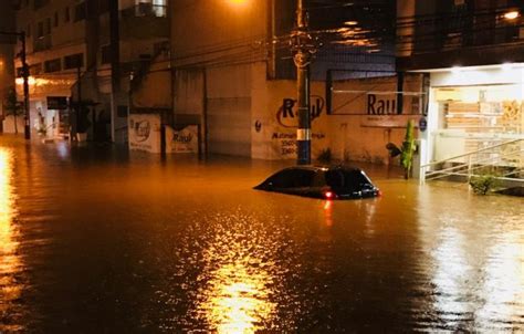 Chuva Forte Causou Diversos Alagamentos Em Balneário Camboriú E Região
