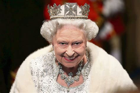 Regiert als königin in 16 verschiedenen ländern. Thronjubiläum von Elizabeth II.: Königin der Rekorde ...