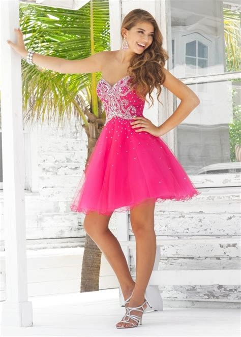 7 Tips For Picking The Perfect Prom Dress