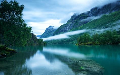 Fonds Décran Ouest De La Norvège La Surface Du Lac Loen Montagnes