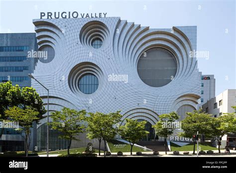 Designed By Unsangdong Architects Prugio Valley Building Viewed From