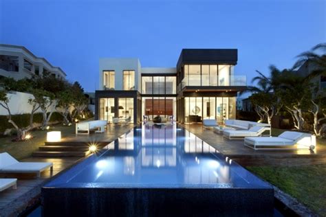 Modern House With Pool Promises A Good Time Outdoors Interior Design
