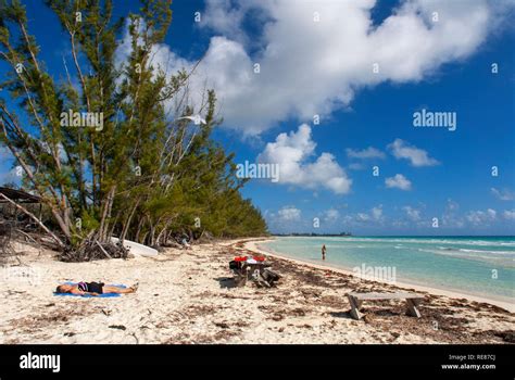 Gold Rock Beach Grand Bahamas Hi Res Stock Photography And Images Alamy