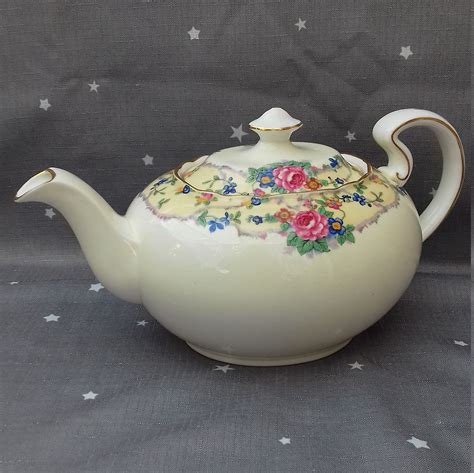 Vintage Large Aynsley Teapot 1930s B944 Etsy Tea Pots Tea Pots