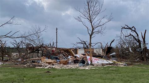 23 Injured In Texas Storms More Tornadoes Forecast In Us