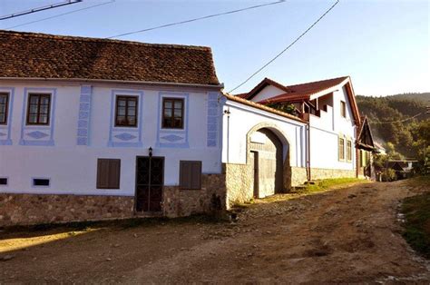 Casa Vale Din Deal Cazare Case Traditionale Marginimea Sibiului Rezerva