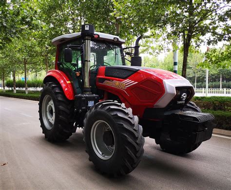 China Agricultural Machinery 150hp 180hp 200hp 220hp Ce 4 Wheel Tractor