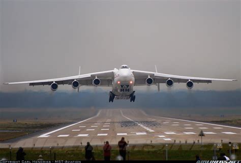Antonov 225 Landing