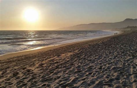 Sunset At Zuma Beach Malibu California Malibu California Beach