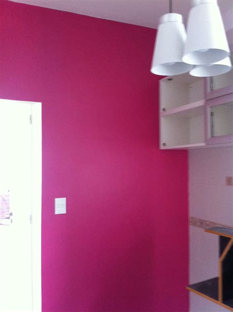 Rosa fucsia, victoria de durango. Pared cocina. Fucsia pizarron! Almost done! | Cocinas ...