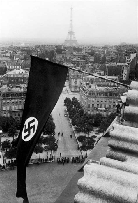 La tour mesure 324 mètres avec l'antenne sur le dessus. En images : Paris sous l'Occupation allemande - Paris ...