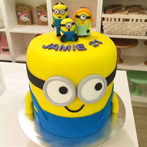 Frost a sheet cake with your favorite vanilla buttercream. 24 Minion Cake Designs You Can Order In Singapore ...