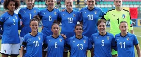 Su calcioshop.it puoi trovare tutto il merchandising brasile calcio. Dove vedere Italia-Brasile di calcio femminile in diretta ...