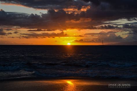 Sunset Over The Pacific Ocean Maui Hawaii Oc 2048x1357 Sunset