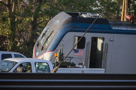 Horrific Photos Show Scene Of Deadly Amtrak Crash Huffpost Latest News