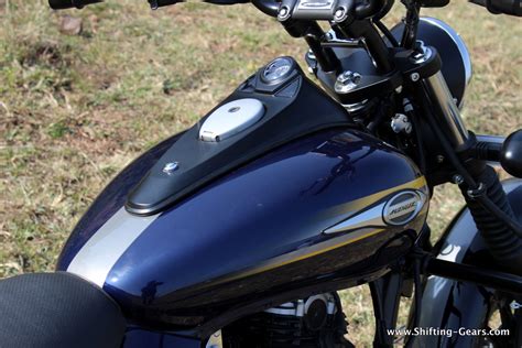 The avenger street 150 is available in two colour options. Bajaj Avenger 150 Street photo gallery | Shifting-Gears