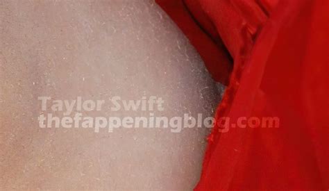 Taylor Swifts Nipple 2 Nude Photos Thefappening