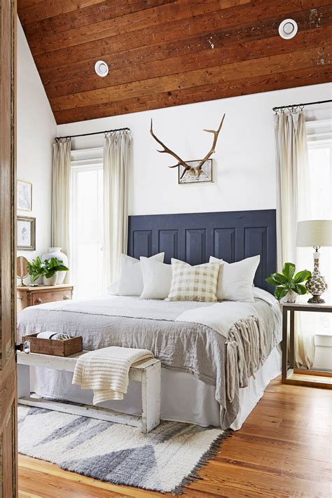 50 Rustic And Cozy Farmhouse Bedroom Designs For Your Next Renovation
