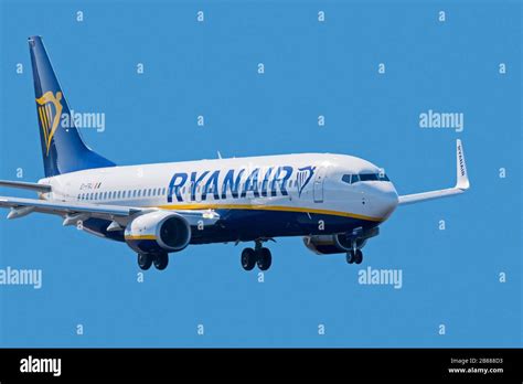 Ryanair Plane In The Sky Hi Res Stock Photography And Images Alamy