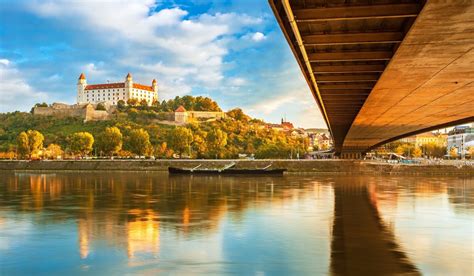 The average monthly salary in the bratislava region in 2020 was €1,709. Bratislava, Slovensko, Nejlepší destinace pro plavbu lodí ...
