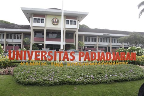 Sejarah Awal Dibangun Universitas Padjadjaran Unpad Bandung Fakta