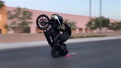 Crazy Footage Of Harley Davidson Wheelies And Drifts Youtube