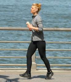 Make Up Free Claire Danes Enjoys Afternoon Jog In Nyc Daily Mail Online
