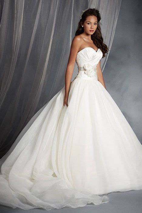 250 Snow White Gown From The 2014 Alfred Angelo Disney Fairy Tale