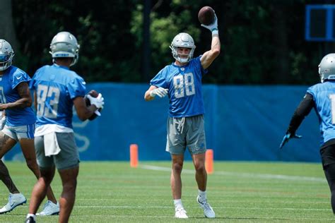 Detroit Lions Fans Pack First Training Camp Session Open To The Public Yahoo Sports