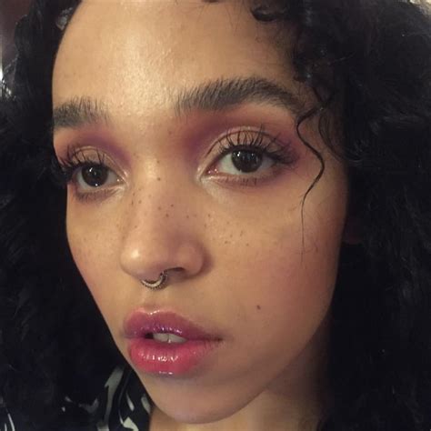 Fka Twigs Su Instagram Call Me If You Think Romance Is Dead Make Up