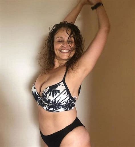 Nadia Sawalha Proudly Shows Off Her Cellulite As She Strips Off For Honest Snaps Mirror Online