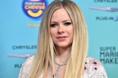 Avril Lavigne Makes Tiktok Debut With Special ‘sk8er Boi Cameo