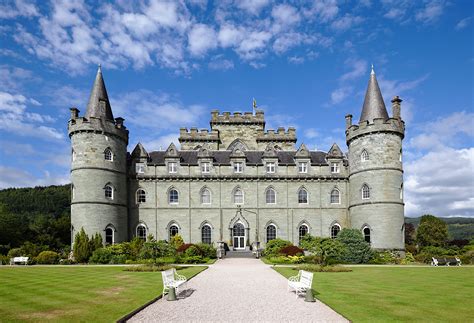 Wallpaper Inveraray Castle Under A Beautiful Blue Sky Scotland On